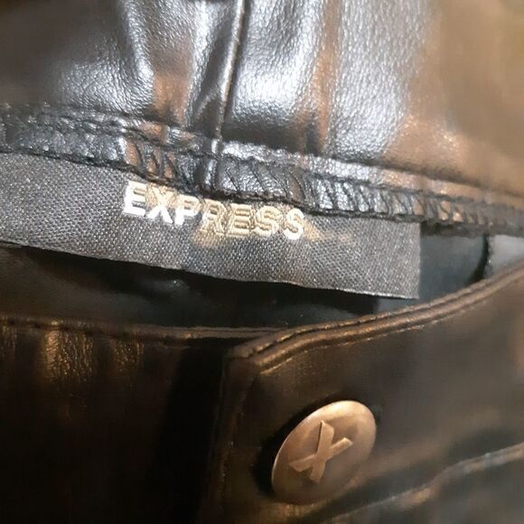 NWOT Women's Express Black Faux Leather Pants - Picture 6 of 8